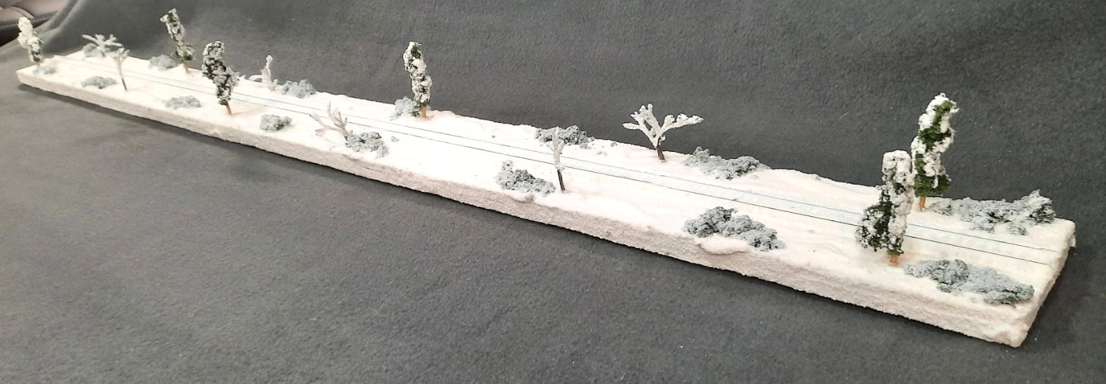 N SCALE 36″ DISPLAY DIORAMA -“WINTER SNOW SCENE” – FOR ANY N SCALE TRAINS