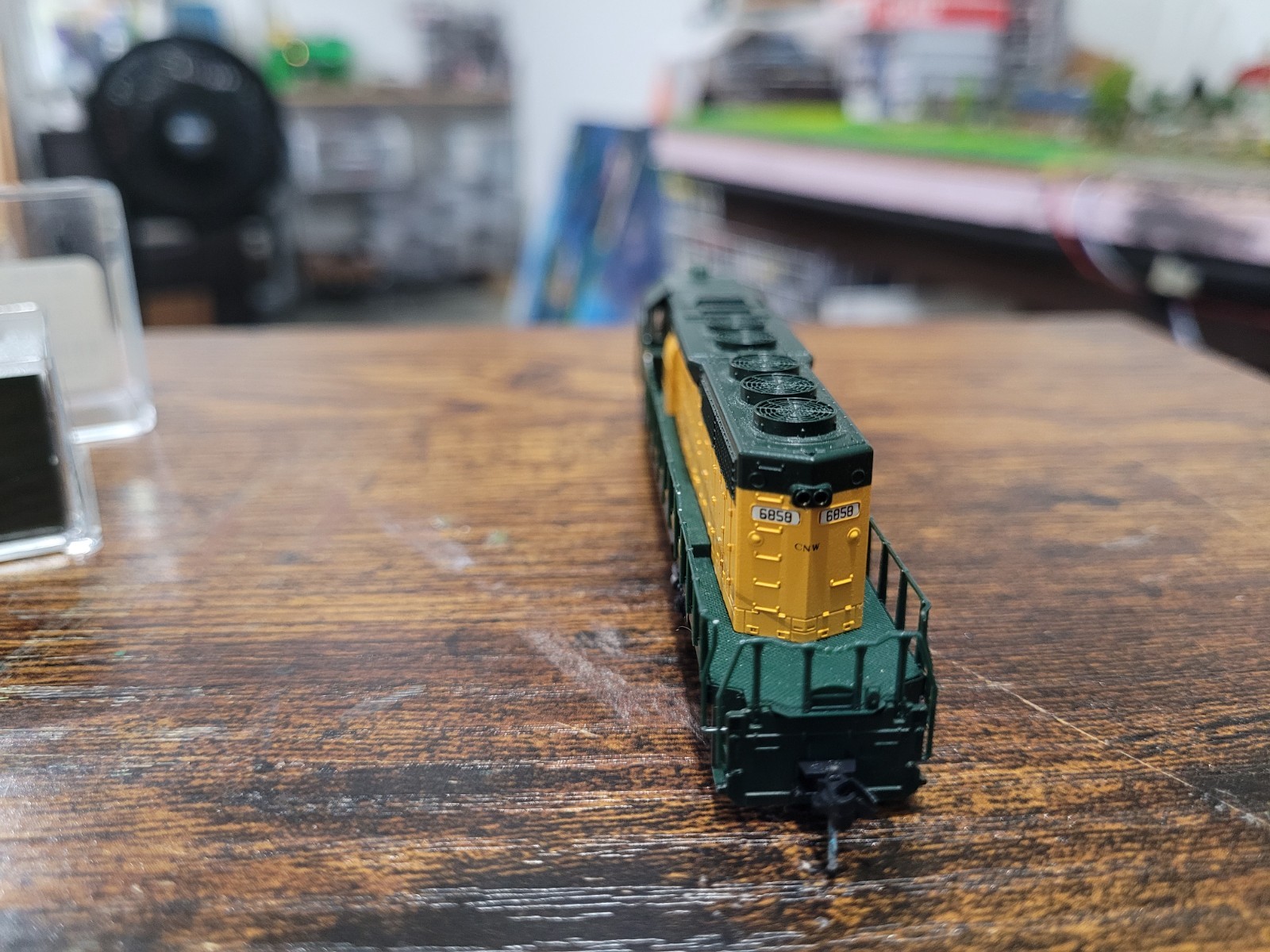 C&NW SD40-2 Kato #6858 N Scale w/DCC