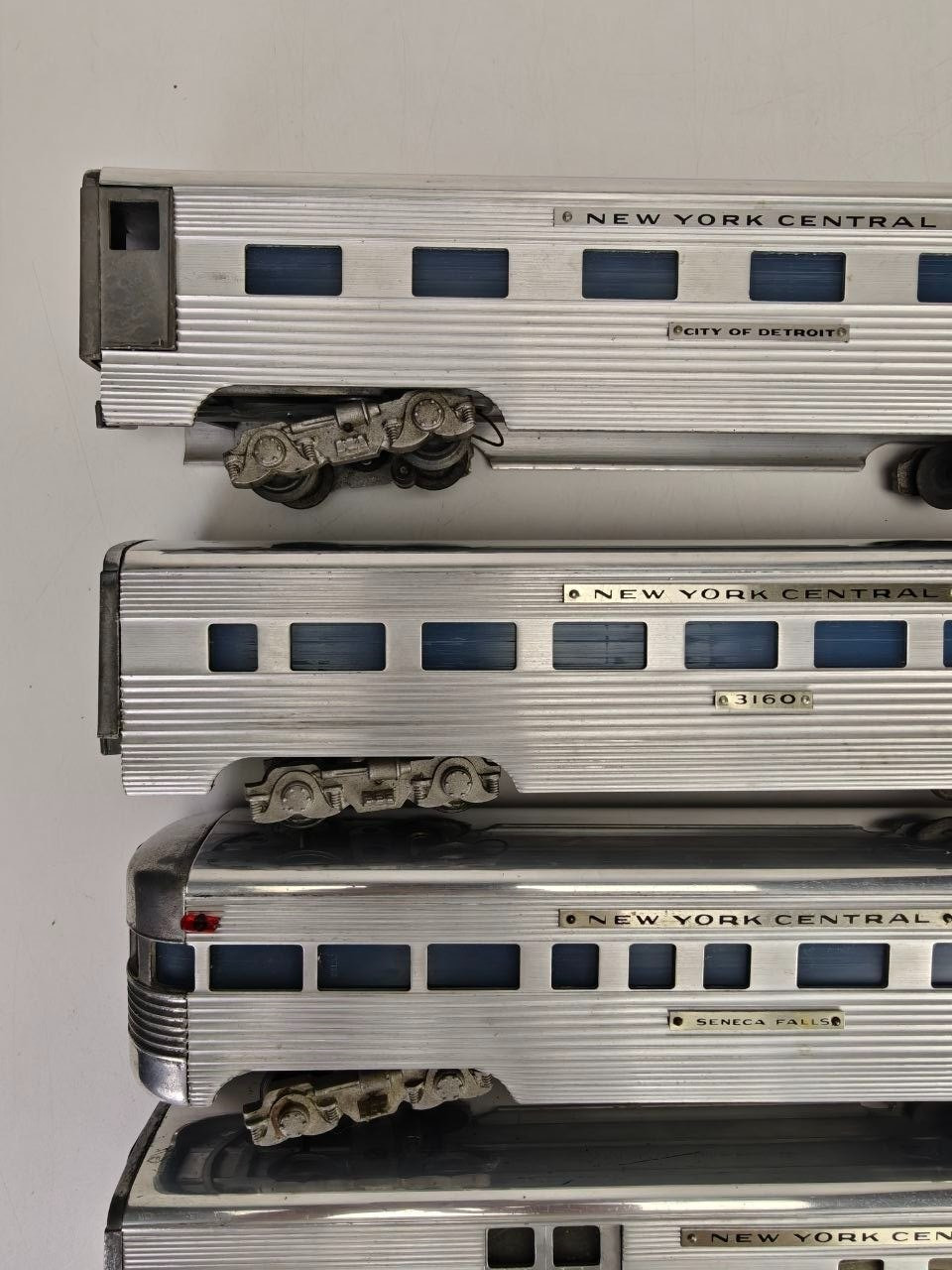 American Model Toys NEW YORK CENTRAL Aluminum O Gauge 6 Cars READ