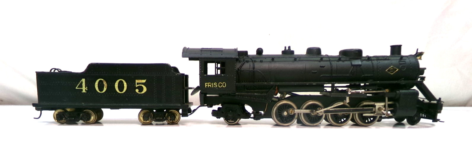 HO gauge Aristocraft Frisco 2-8-2 steam engine (lot A8242)