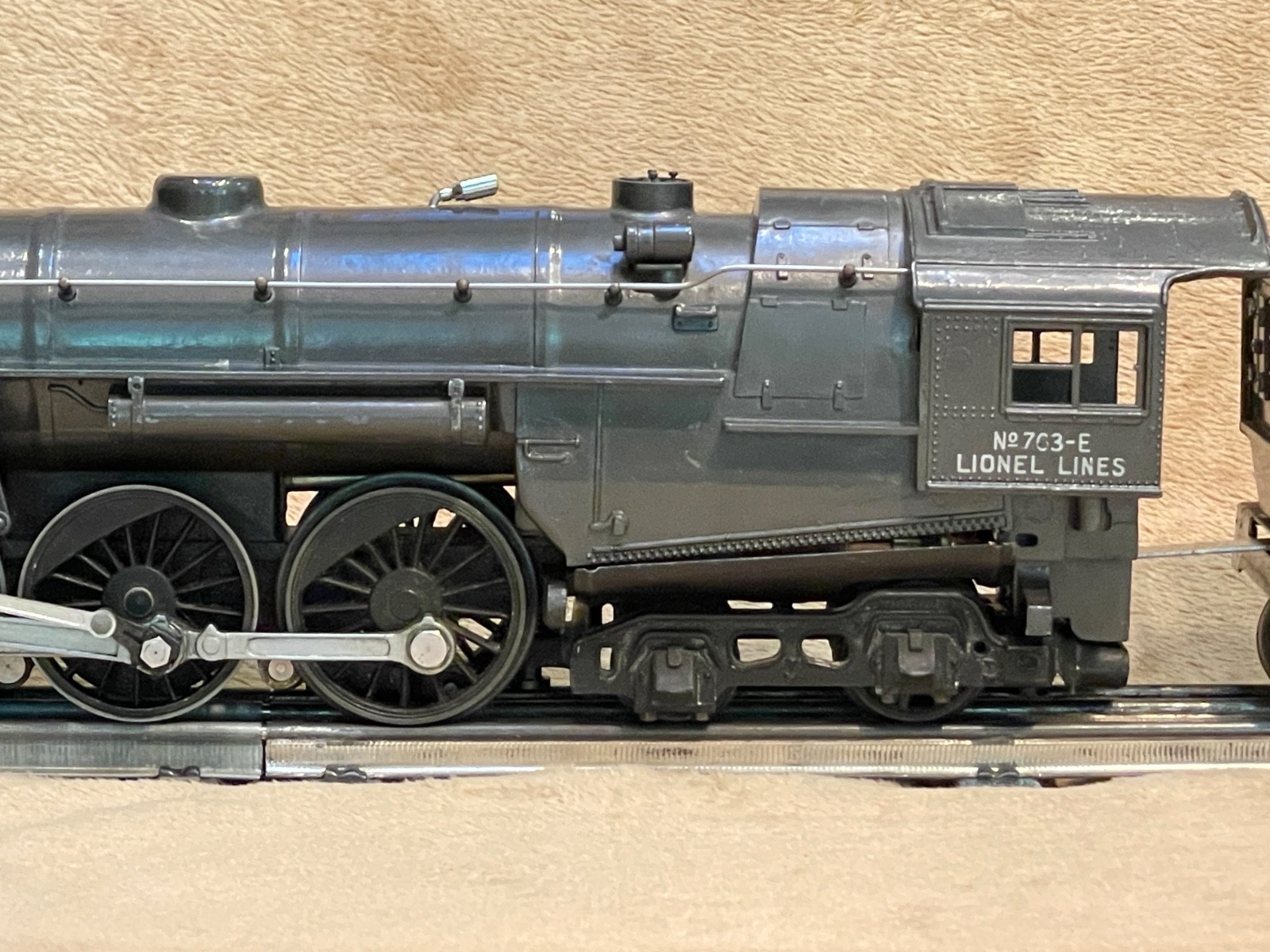 Lionel prewar 763-E Hudson locomotive with 2263W Tender. Spectacular, runs well