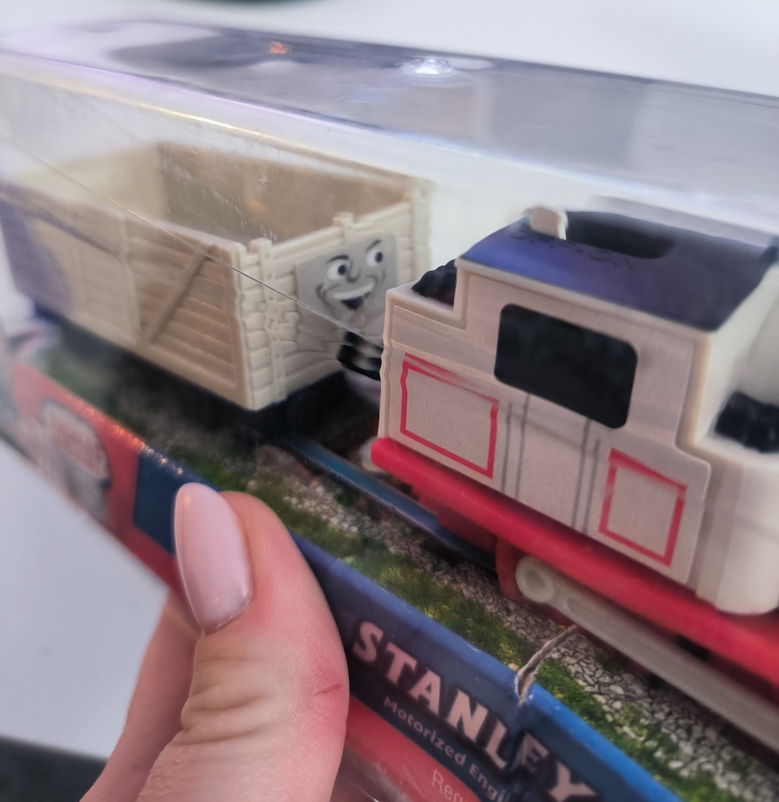Thomas & Friends 2011 Trackmaster STANLEY Motorized Train Engine, box damaged