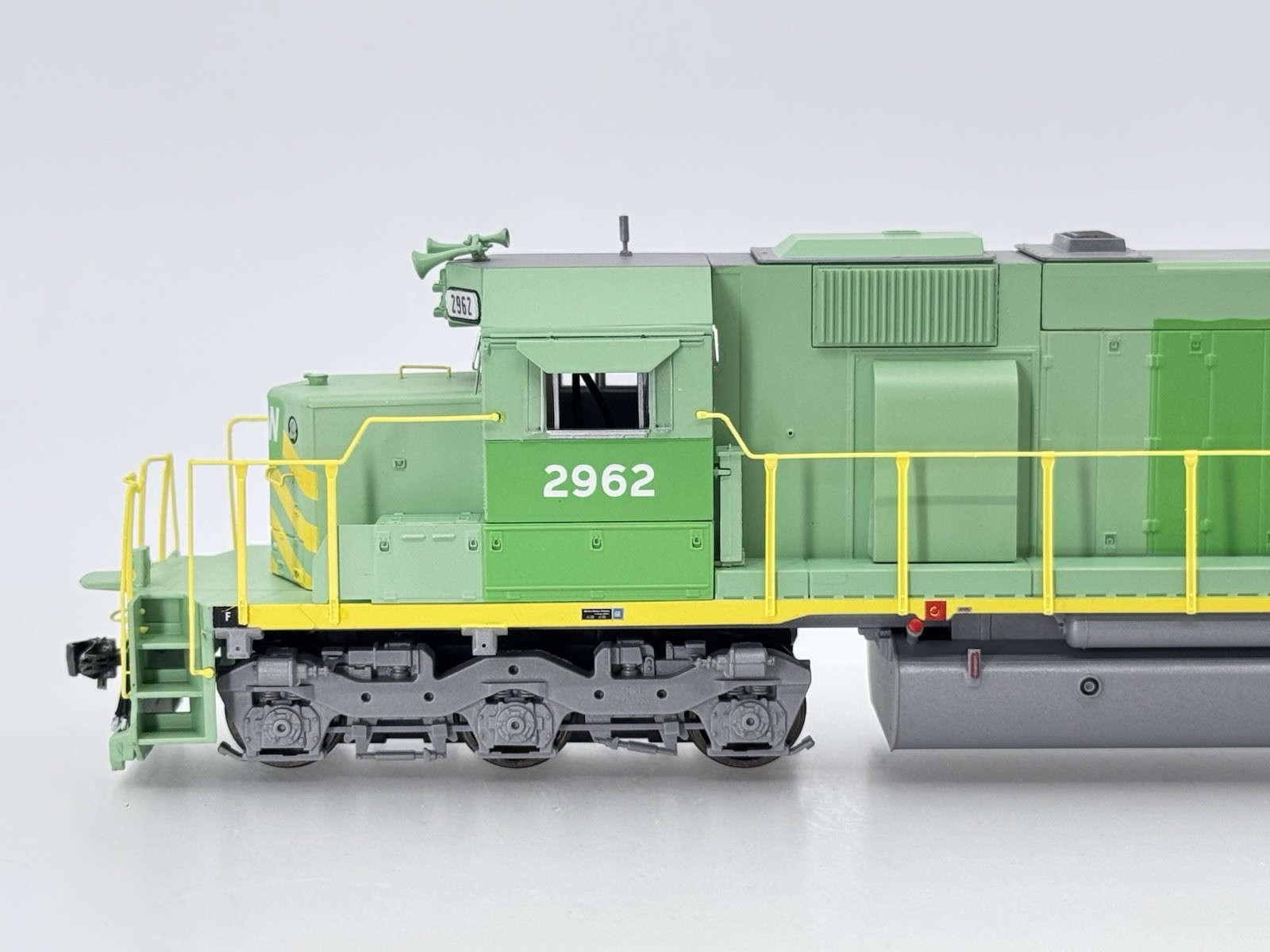 HO Athearn RTR 64397 Norfolk & Western SD39 Powered Diesel Locomotive N&W #2962