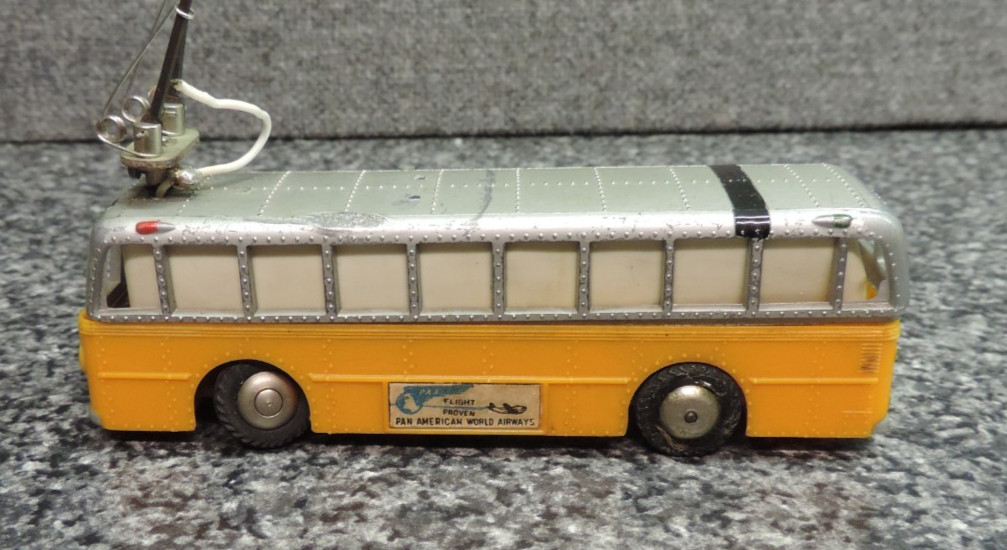 Japan Ho Scale Model Electric Trolley Bus Orange SIlver 2133 Not Working Parts