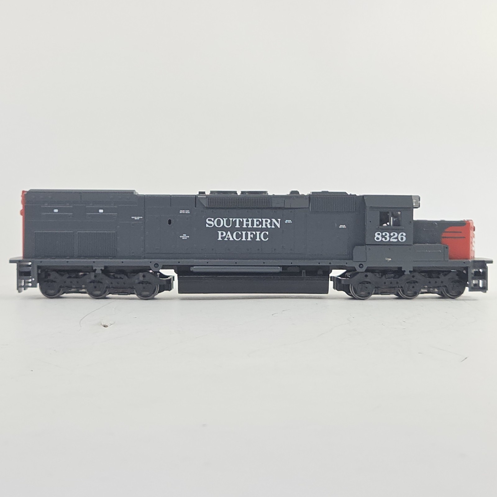 Athearn Blue Box HO Scale Southern Pacific SP #8326 SD40T-2