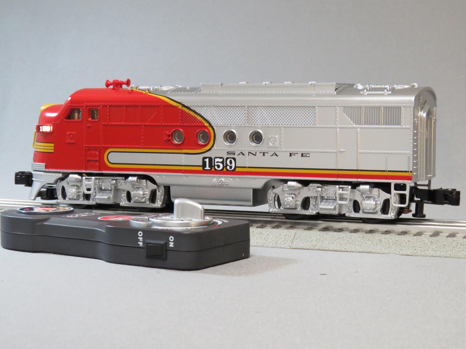 LIONEL SANTA FE LIONCHIEF DIESEL LOCOMOTIVE #159 O GAUGE train sfe 6-84719-E NEW