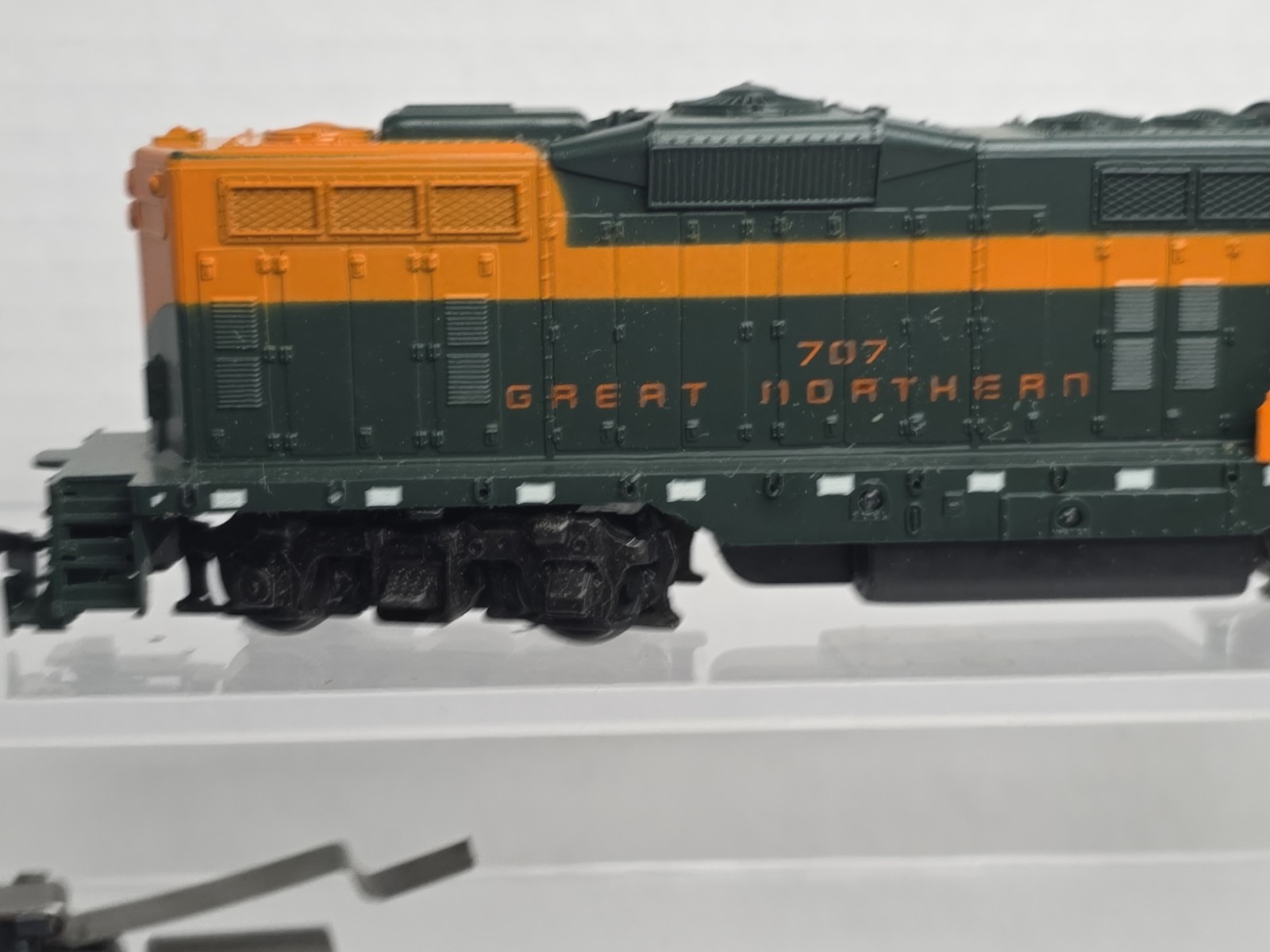 As Is Athearn HO Great Northern 707 GP-9 Diesel Loco Needs Motor Mounts Read Des