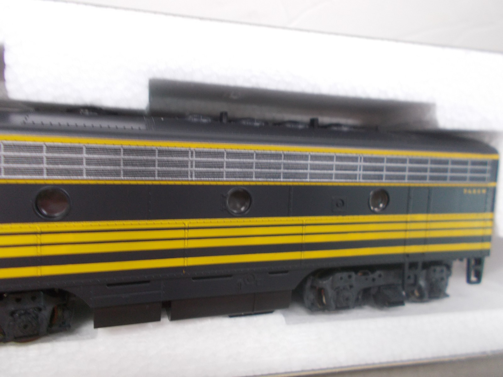 STEWART / KATO # 9191~ RIO GRANDE F7B POWERED LOCOMOTIVE ~NIB~HO SCALE