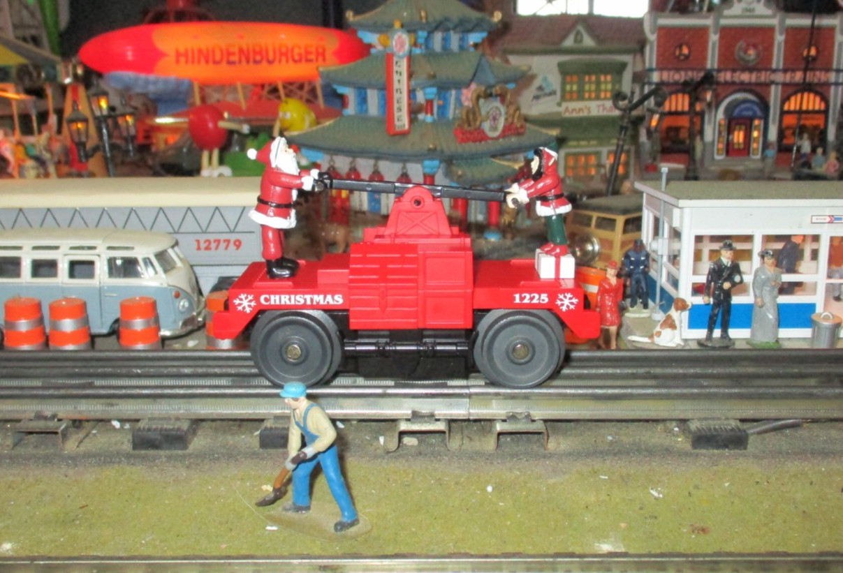 MTH 30-2573 Christmas #1225 Santa & Elf “Bump-N-Go” Hand Car O/027ga wks/ Lionel