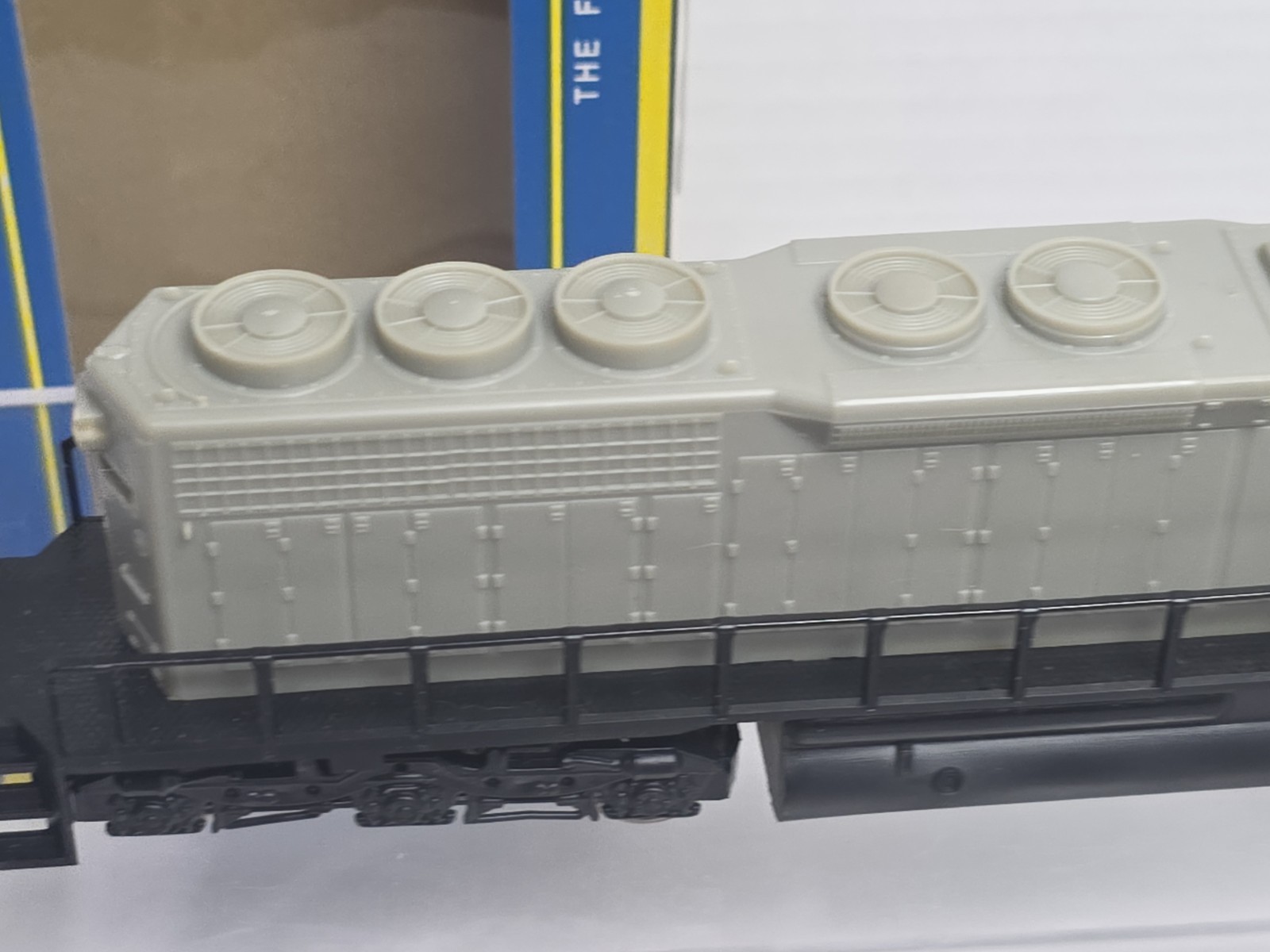 AHM HO Scale 5030-07 Undecorated EMD SD-40 W/ Flywheel Runs Read Desc. LNIB