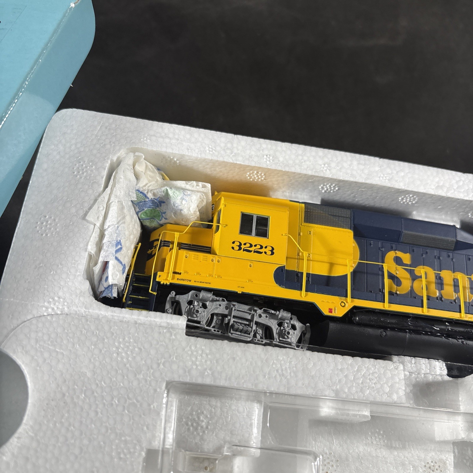 PROTO 2000 HO SCALE LOCOMOTIVE GP30 ASSEMBLED WORKING LN 21509 AT&SF 3233 DCC