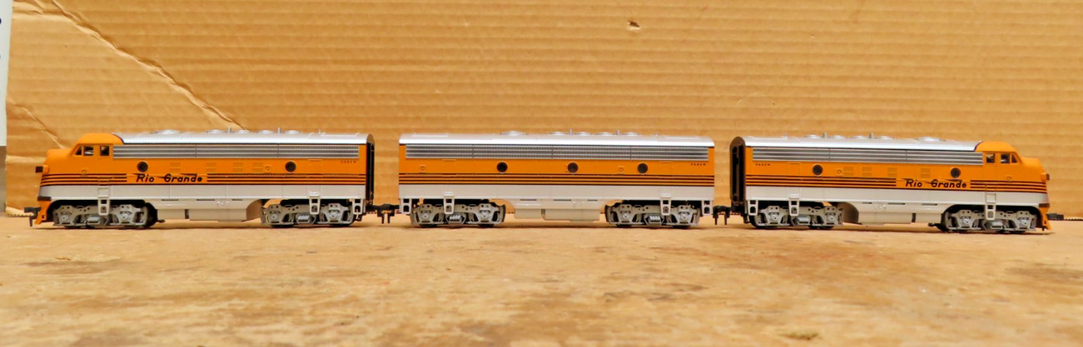 Stewart 9230/9230/9231 HO Scale D&RGW (4 Stripe) F7A/F7B/F7B Phase II *Powered*