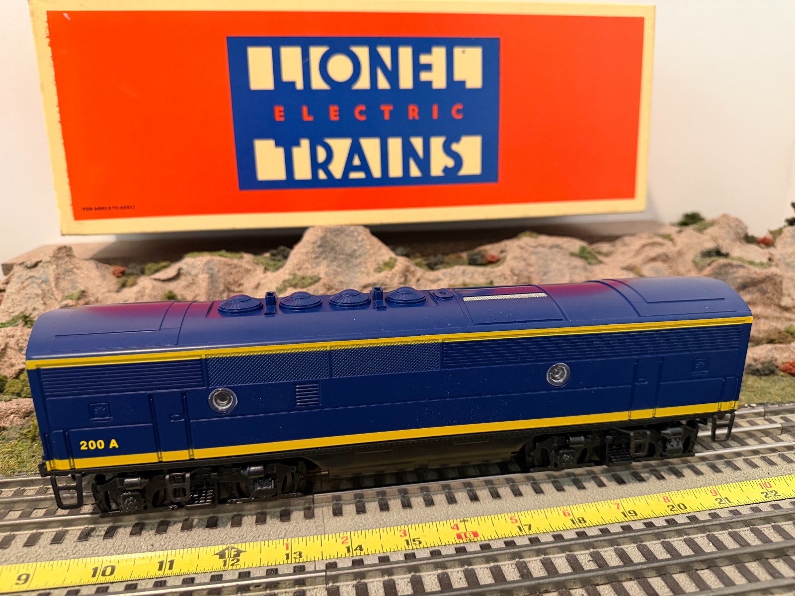 LIONEL 6-18121 Santa Fe F-3 B Unit (Blue) NIB