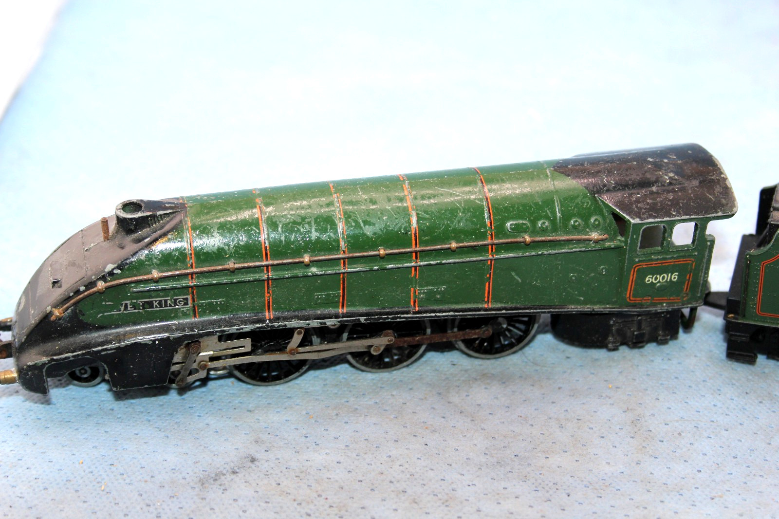 HORNBY 00 SILVER KING 4-6-2 LOCOMOTIVE AND TENDER
