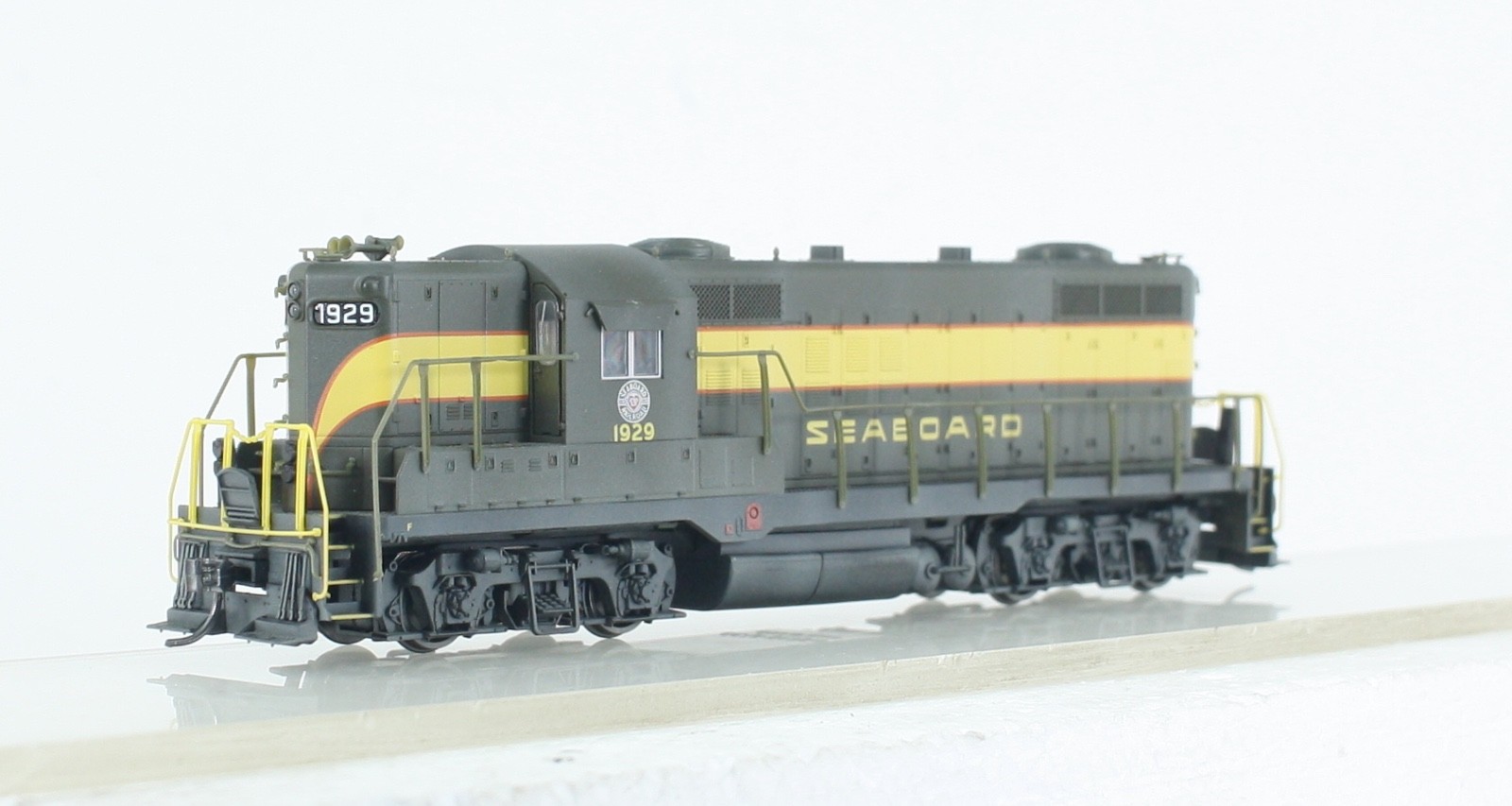 HO Scale Proto 2000 21646 Seaboard GP9 Ph III Diesel Weathered SAL 1929