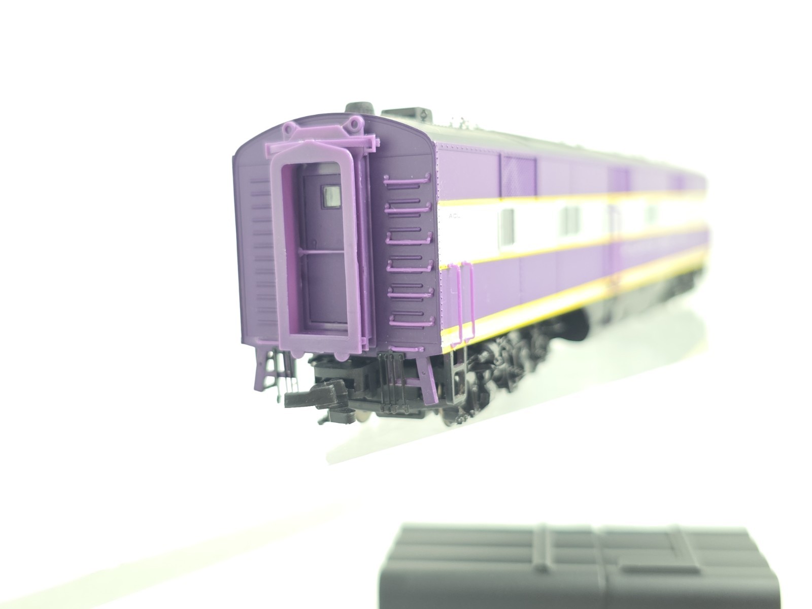 Proto 2000 HO Scale 21054 Dummy Atlantic Coast Line E7-B Unit ACL 755B NOS