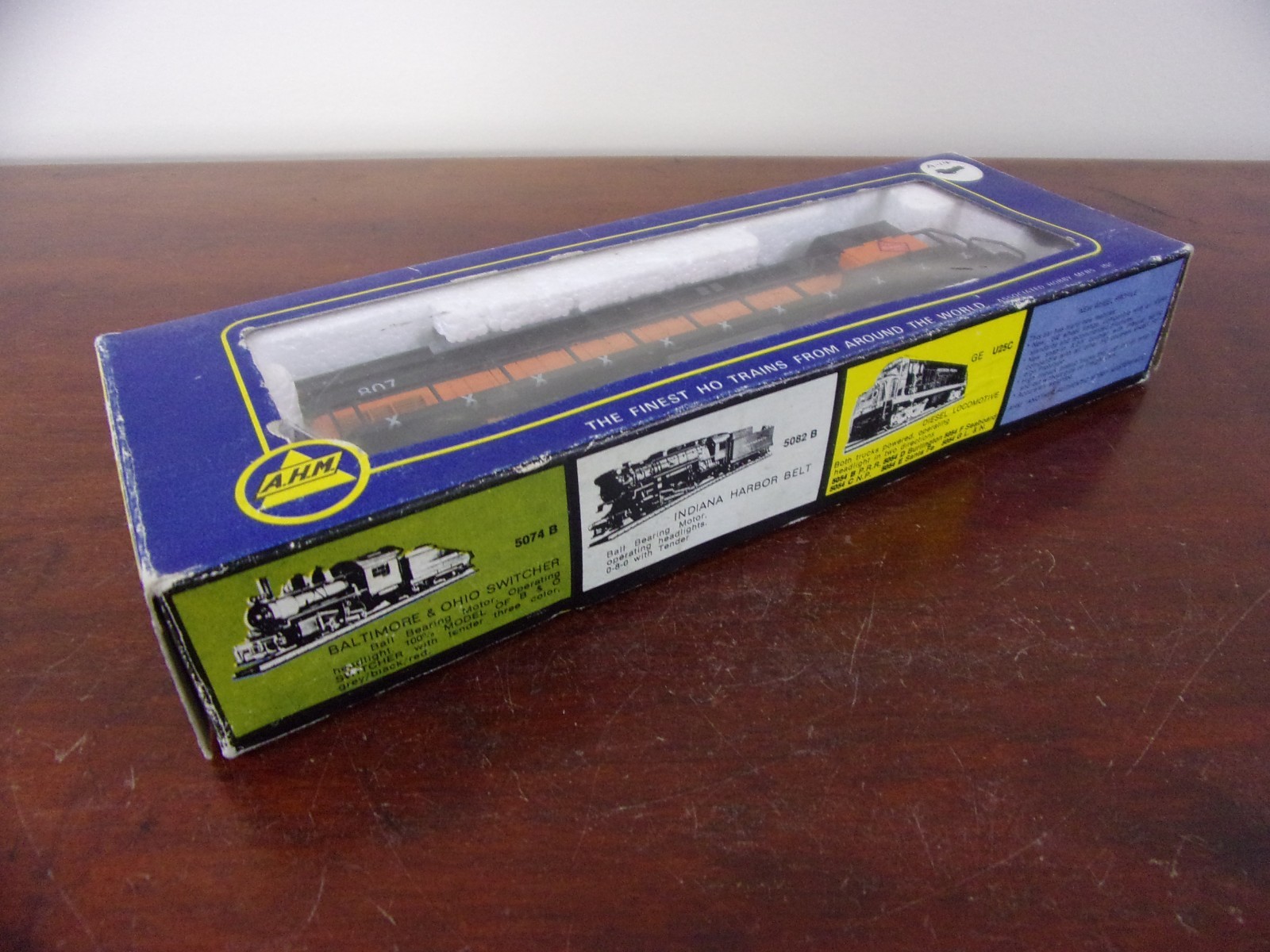 AHM Alco Century 424 Milwaukee Road HO Scale Locomotive