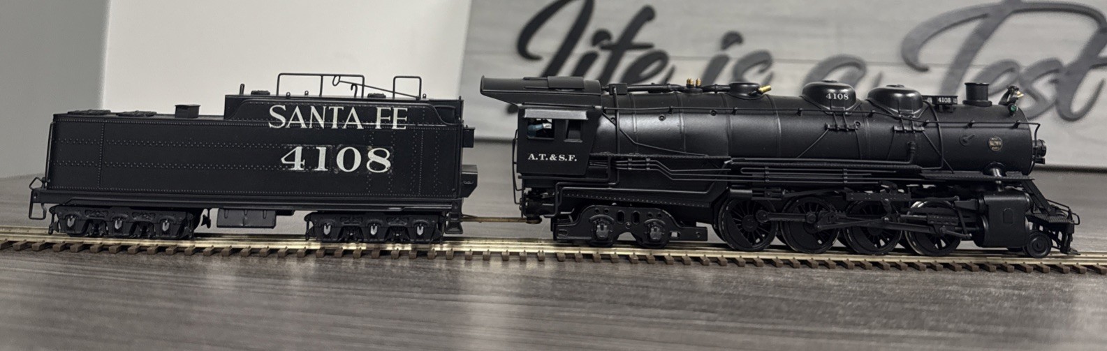 Pacific Fast Mail HO Brass Berkshire AT&SF 2-8-4 #4108 Custom Painted & Tested!