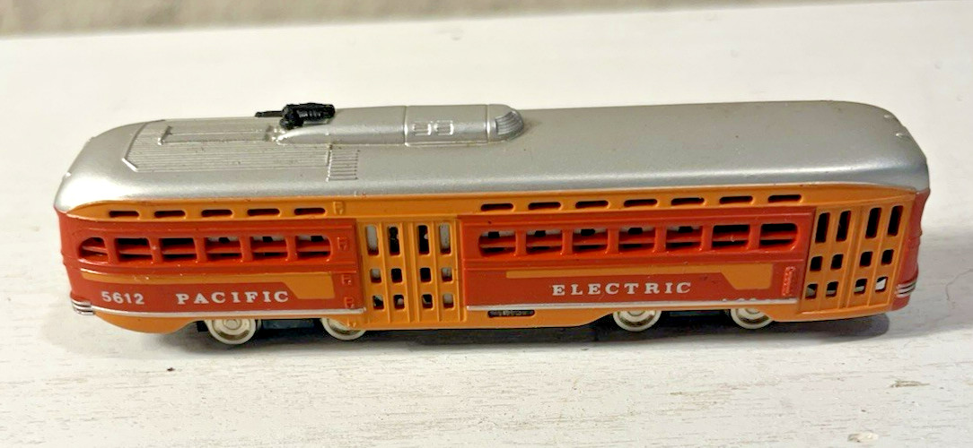 Bachmann N gauge Streamline PCC Trolley Pacific Electric 51-629CB