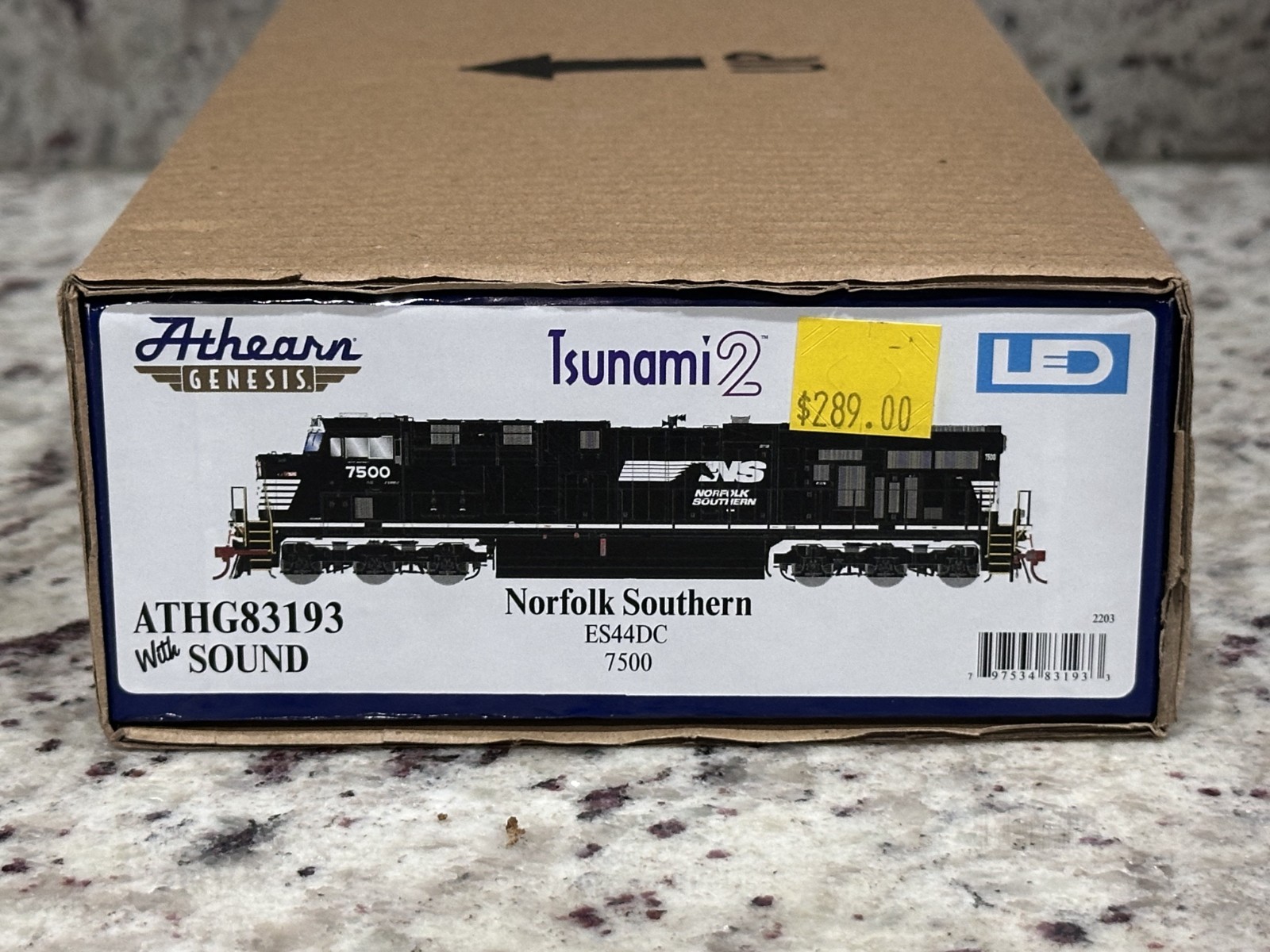 Athearn Genesis HO GE ES44DC Norfolk Southern NS #7500 Tsunami2 DCC & Sound