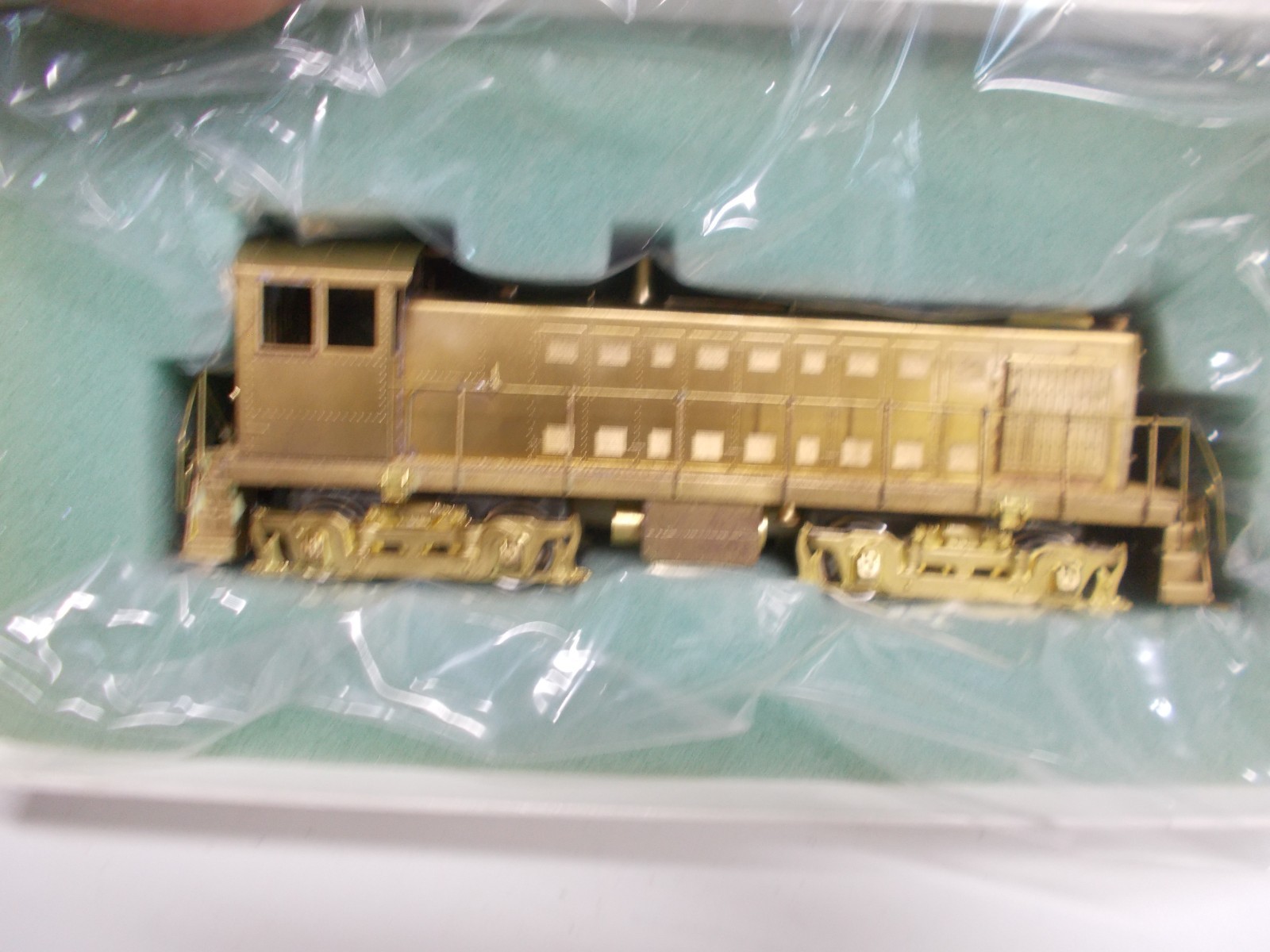 ALCO # D-116 ~BRASS~UNDECORATED ALCO S-1 LOCOMOTIVE ~RUNS GOOD~READ~HO SCALE