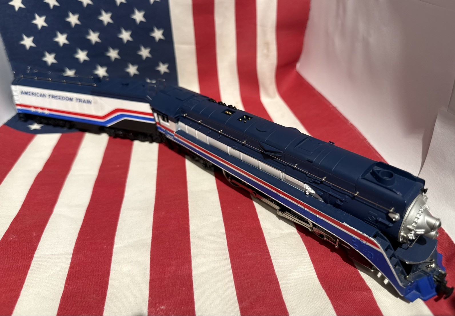 HO American Freedom Train 4-8-4 #4449 Steam Locomotive Runs Vintage