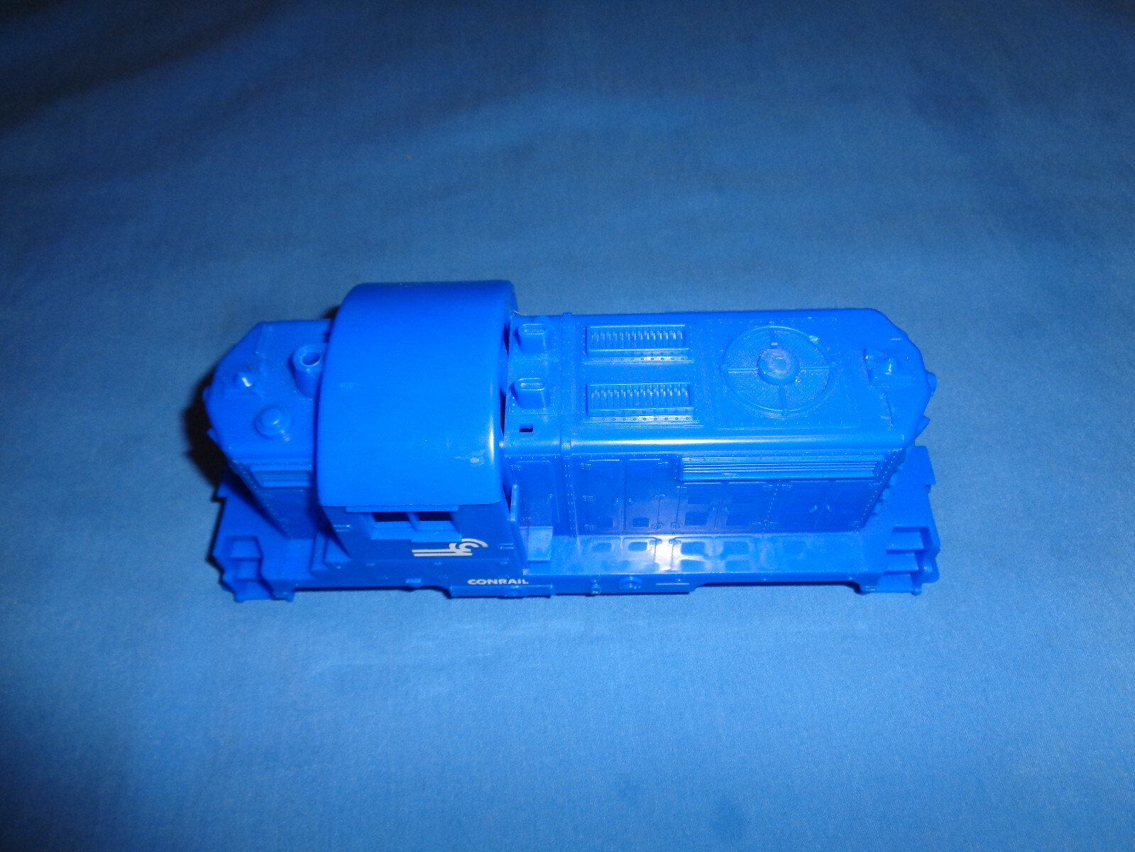 Kusan by Williams or RMT Conrail Beep Locomotive Shell.