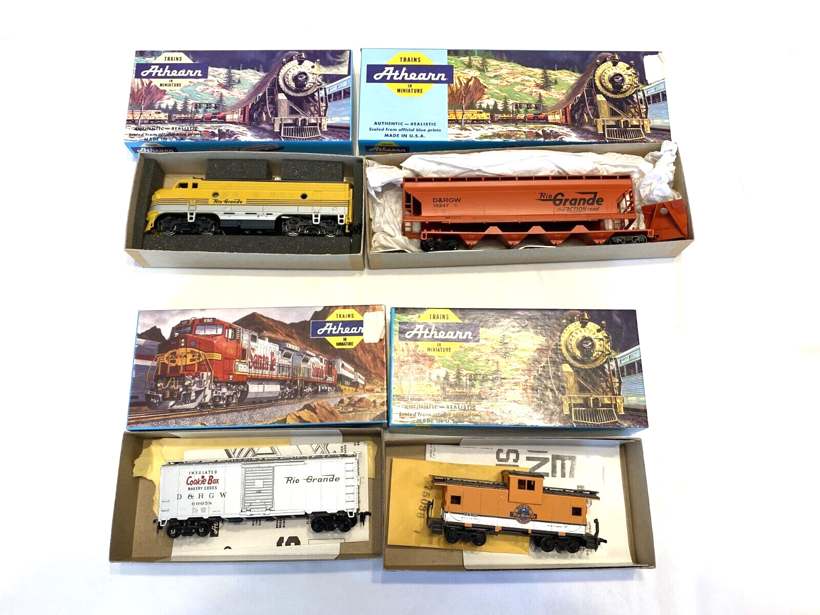 Vintage Athearn HO Denver & Rio Grande Diesel Locomotive / Caboose / Box Cars