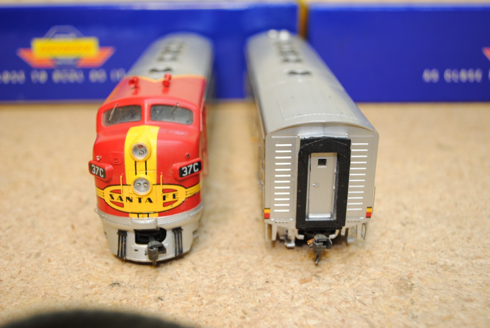Athearn Genesis G1500B Santa Fe F-7A/F-7B Phase 1 Diesel Locomotive Set HO