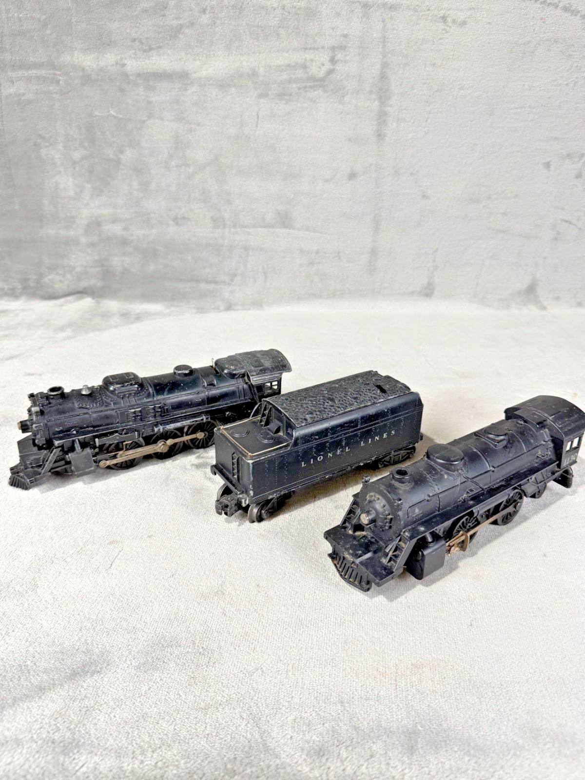 Vintage 1950s Lot of 3 LIONEL 6466WX 027 Gauge No 1130 & 2018 Locomotive Trains