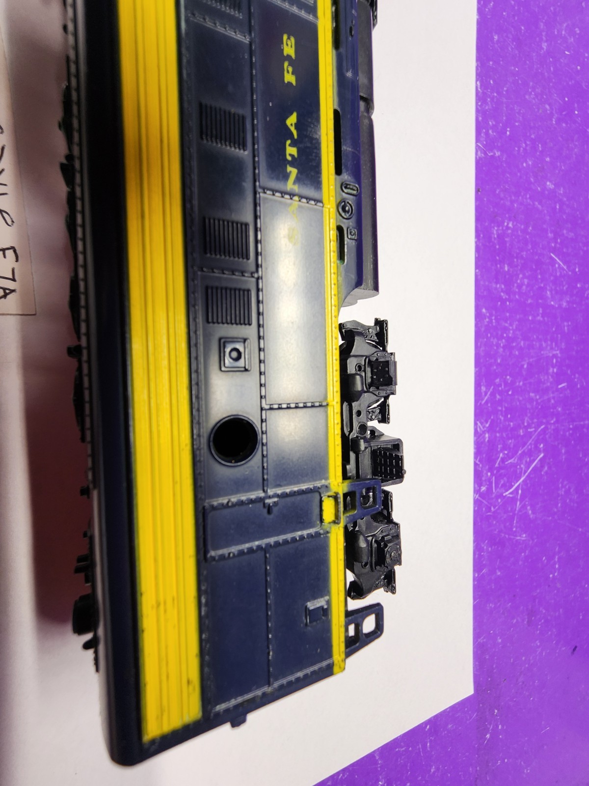 AS IS DUMMY HO SCALE SANTA-FE ATHEARN F7A LOCOMOTIVE OLD STYLE ALL PLASTIC LOT