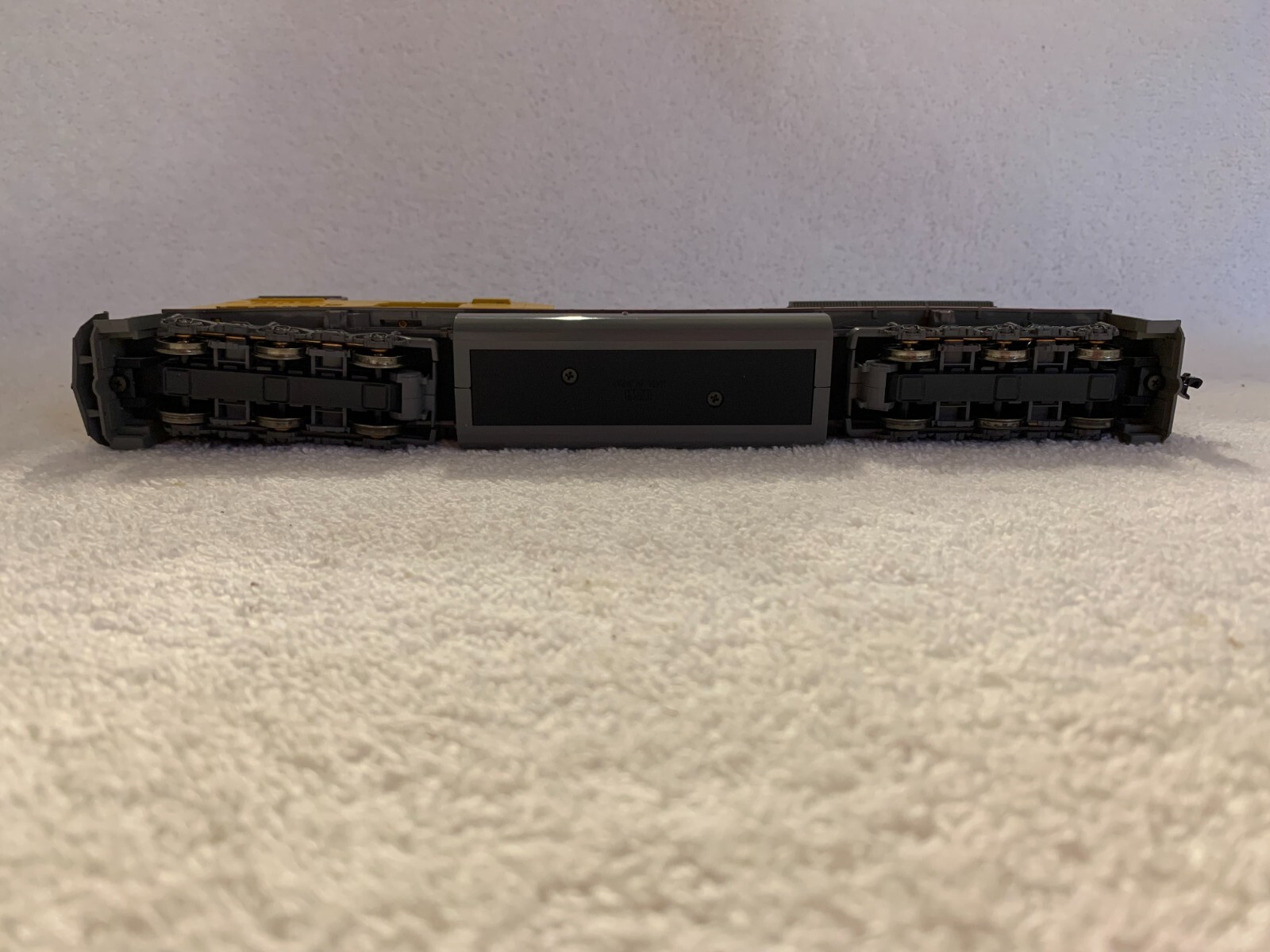 KATO #37-6355 HO Scale Union Pacific EMD SD90/43MAC Diesel Locomotive #8105
