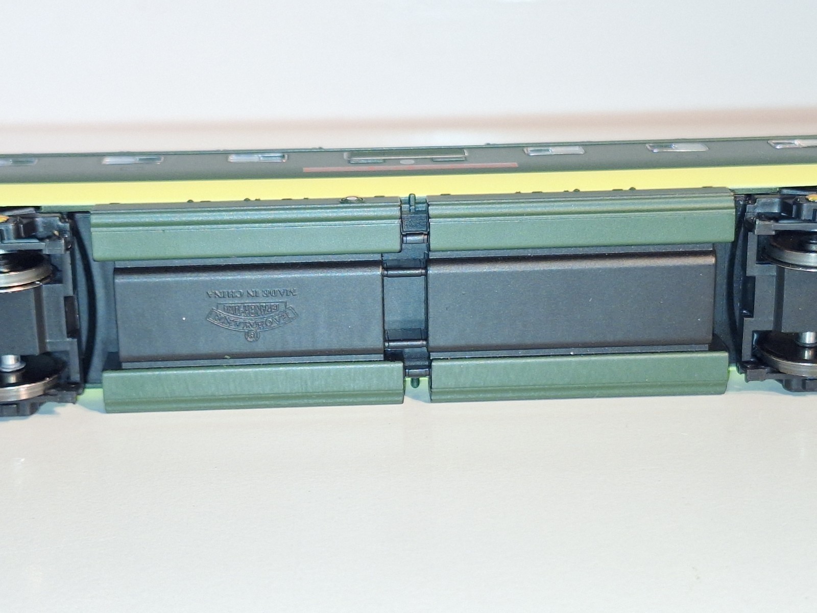 Bachmann 32525 Queens Own Diesel Loco. New Old Stock. Mint Cond. Boxed. OO Scale