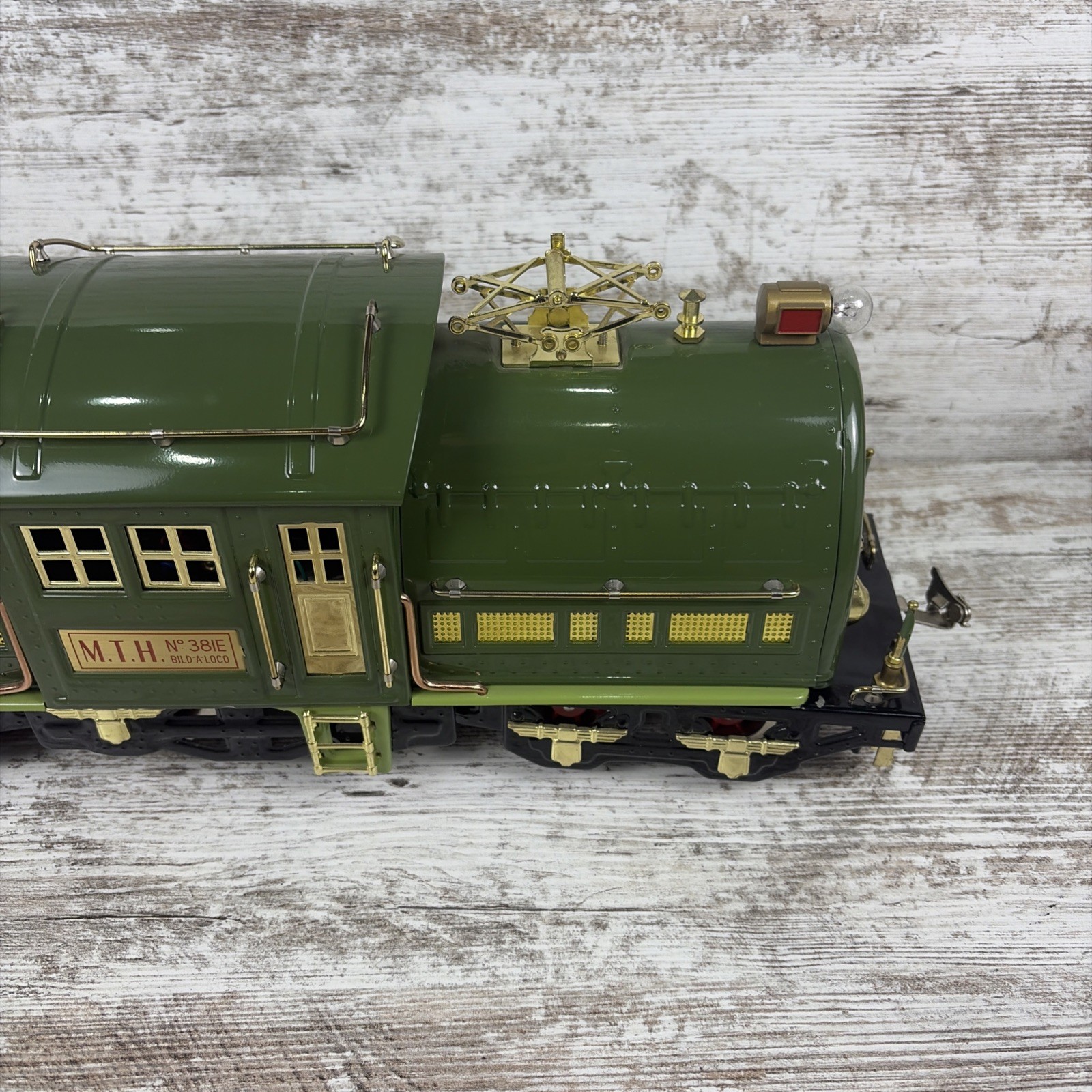 MTH Standard Tinplate Two Tone Green 381E Locomotive Traditional 10-1077-0
