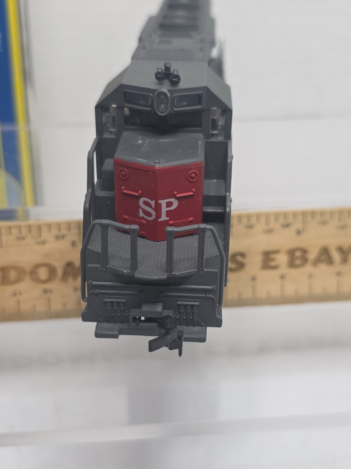 AHM HO Scale 5030-06 Southern Pacific 8444 EMD SD-40 Diesel Loco W/Flywheel Runs