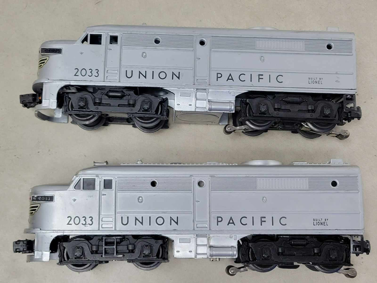 LIONEL TRAINS 2033 UNION PACIFIC AA ALCO DIESEL LOCOMOTIVE SET – TESTED!