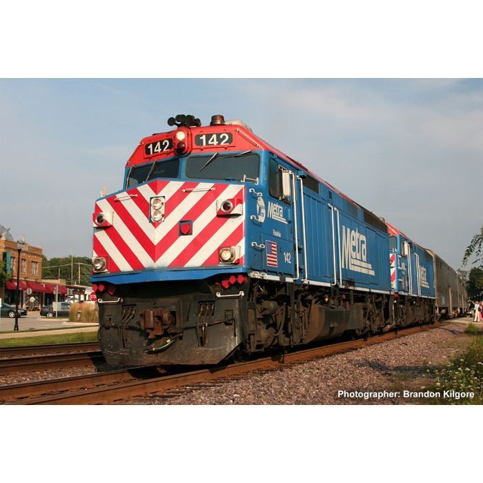 Kato HO Scale ~ EMD F40PH Commuter ~ Chicago Metra #142 ~ DCC Silent ~37-6574DCC