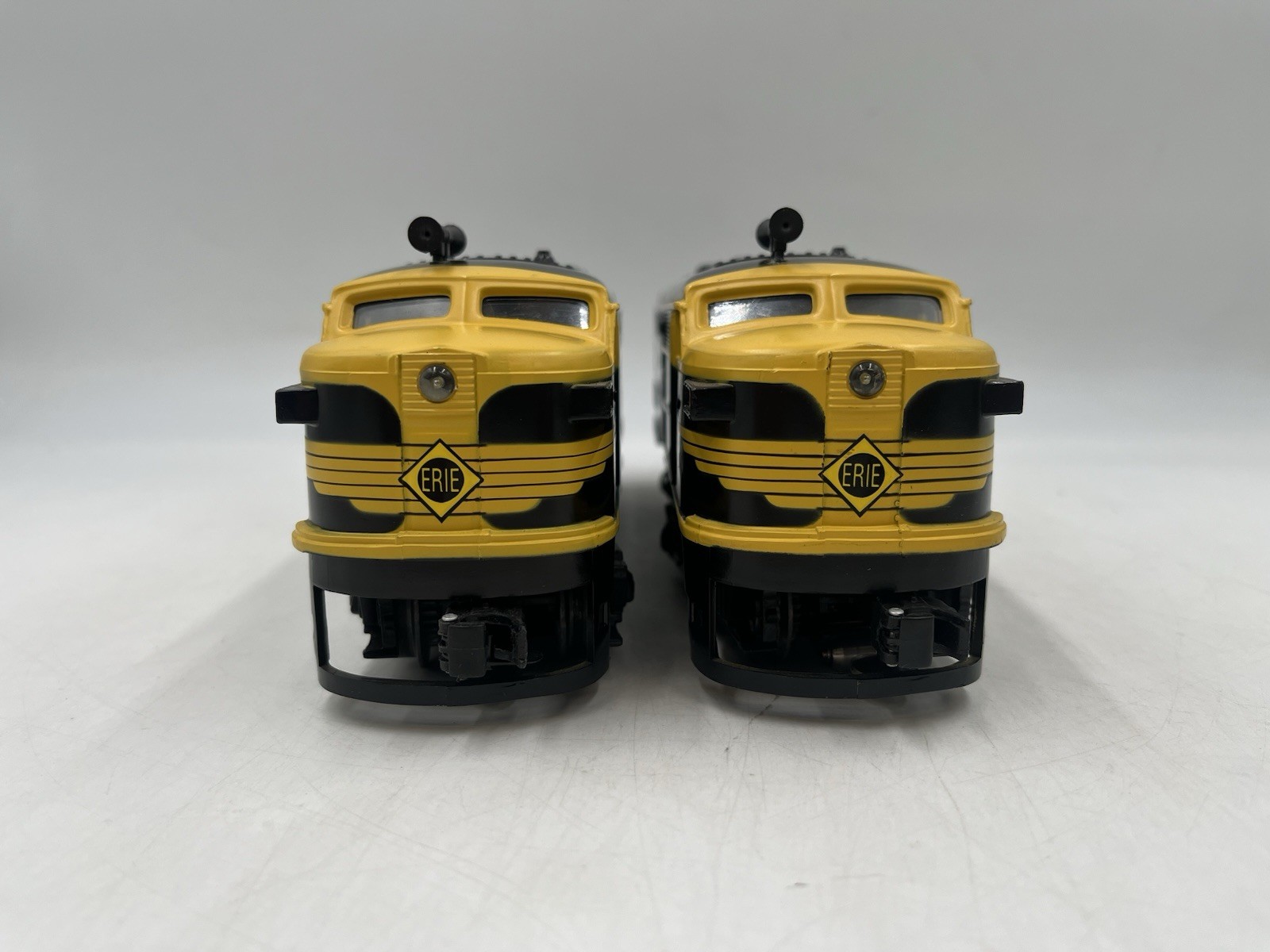 O Gauge K-Line K2129 Alco Erie FA-1 A-A Diesel Engine Set 2129 & 2131