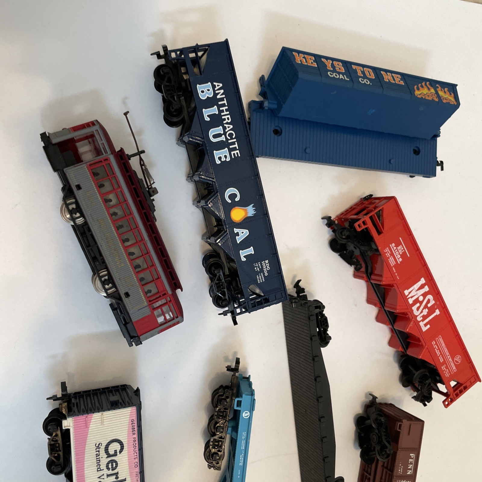 Vintage HO Scale Coal Cars And Various Others