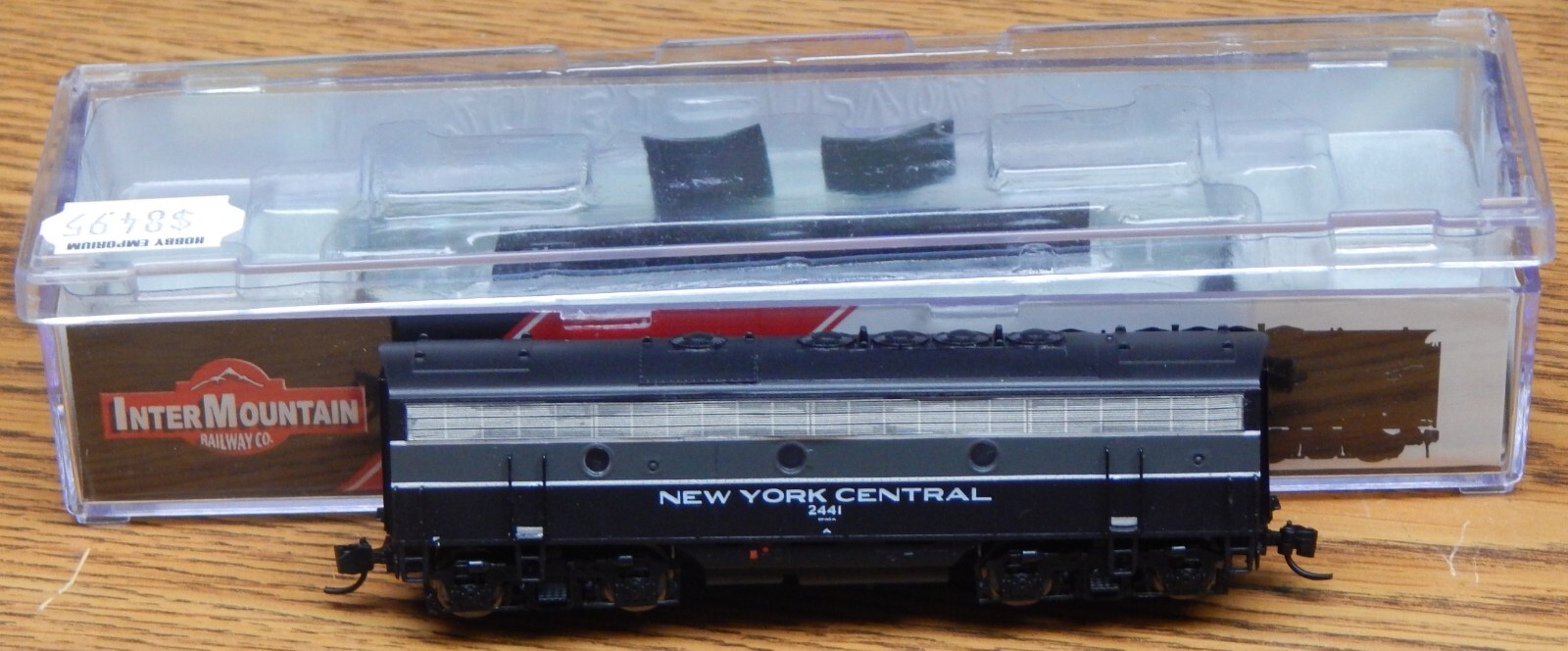 INTERMOUNTAIN 69701-03 NYC EMD F7B POWERED LOCO USED VERY LITTLE W/BOX N SCALE