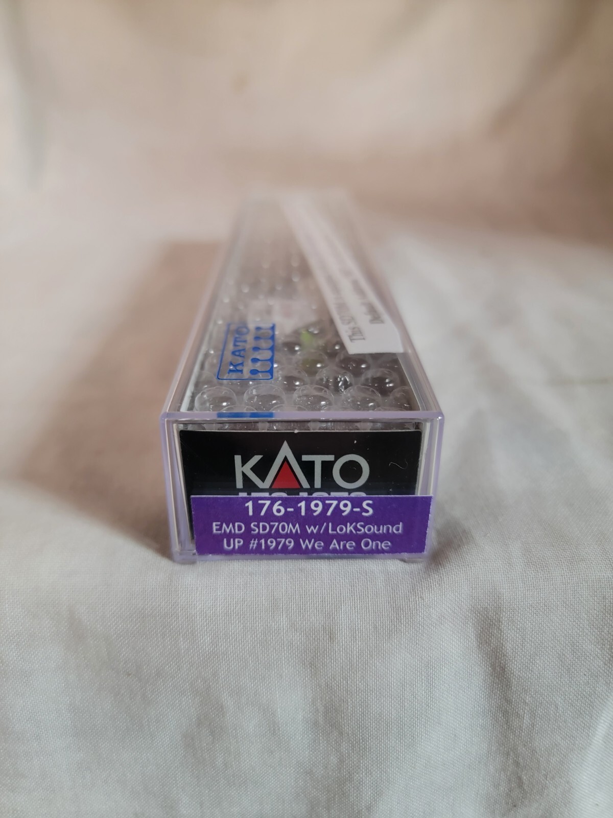 Kato N 1979 Union Pacific EMD SD70M We Are One Diesel Engine LokSound 176-1979-S