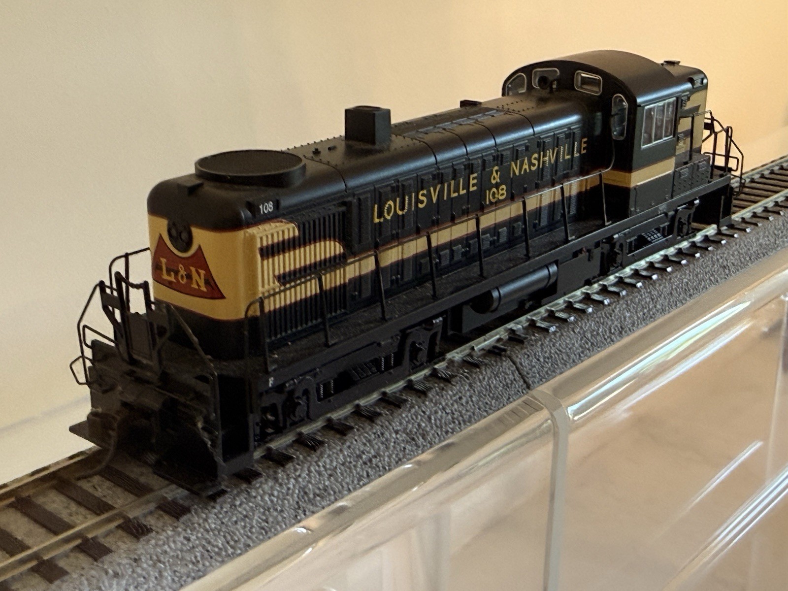 Bachmann HO Louisville & Nashville RS3 DCC SOUND #108