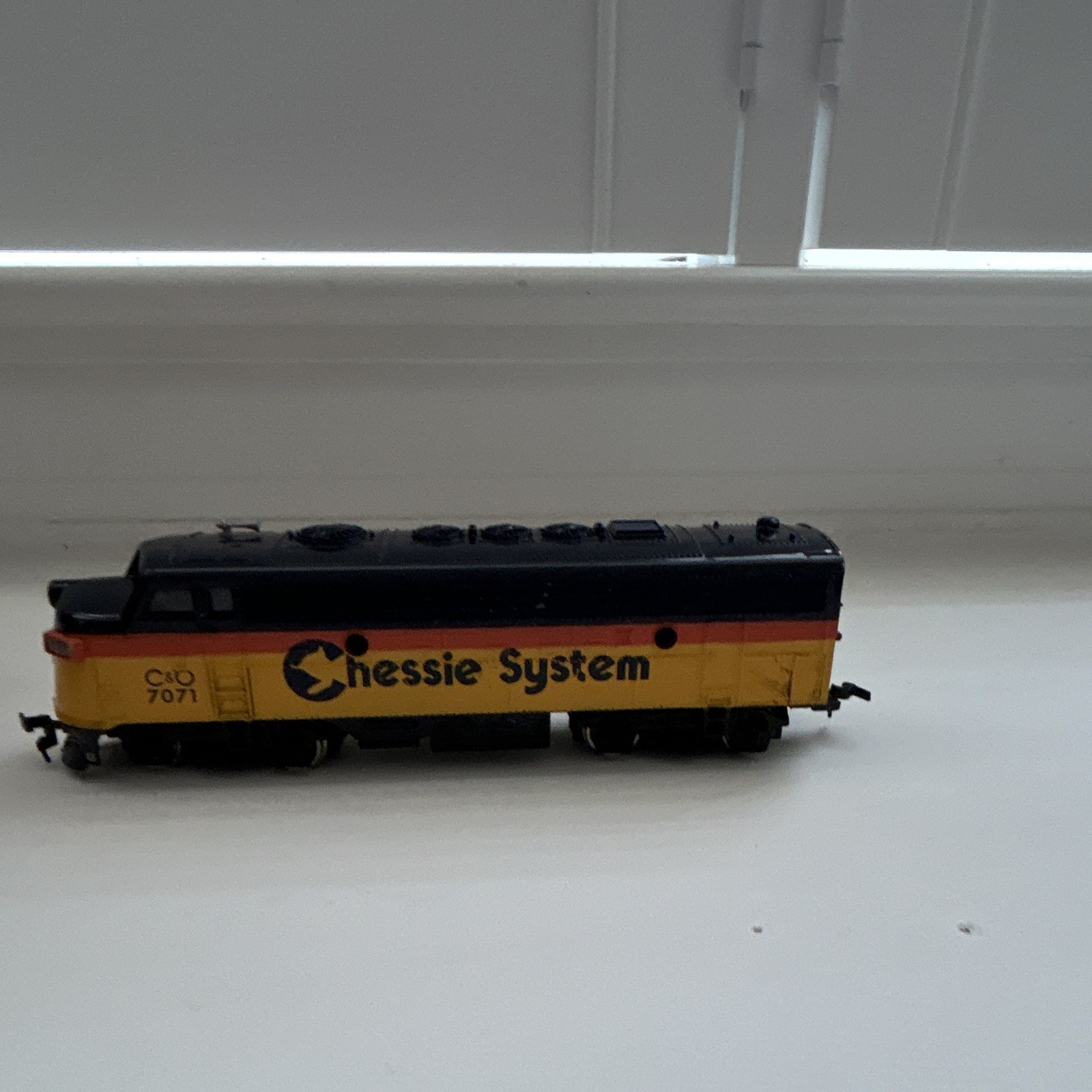 Bachmann HO Chessie System Diesel Locomotive Analog DC CAO 7071 Blue/Yellow