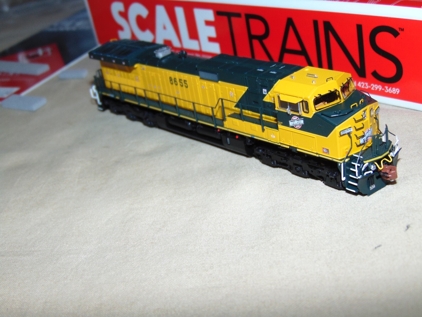 SCALETRAINS N SXT38698 CHICAGO NORTHWESTERN C44-9W DIESEL – BRAND NEW