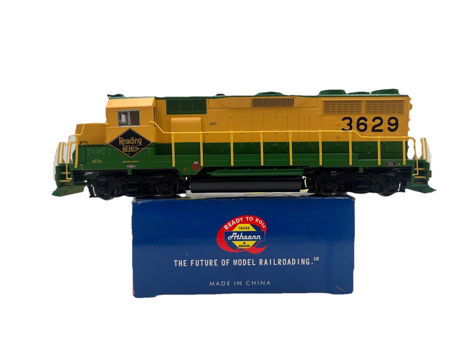 HO Scale Athearn RTR 91719 Reading Line GP35 Diesel Cab 3629 DCC