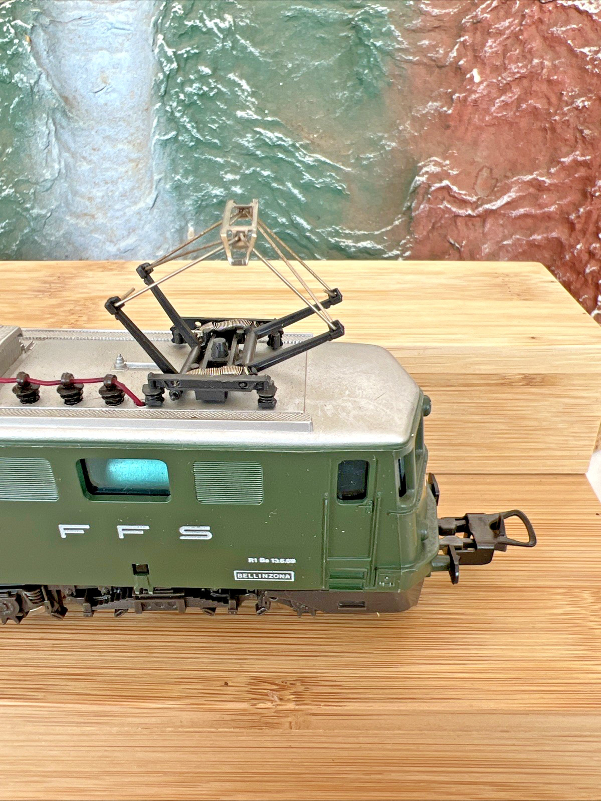 Swiss Federal Railways HO SBB FFS Ae 6/6 Sissach 11493 Made by Playart Runs Well