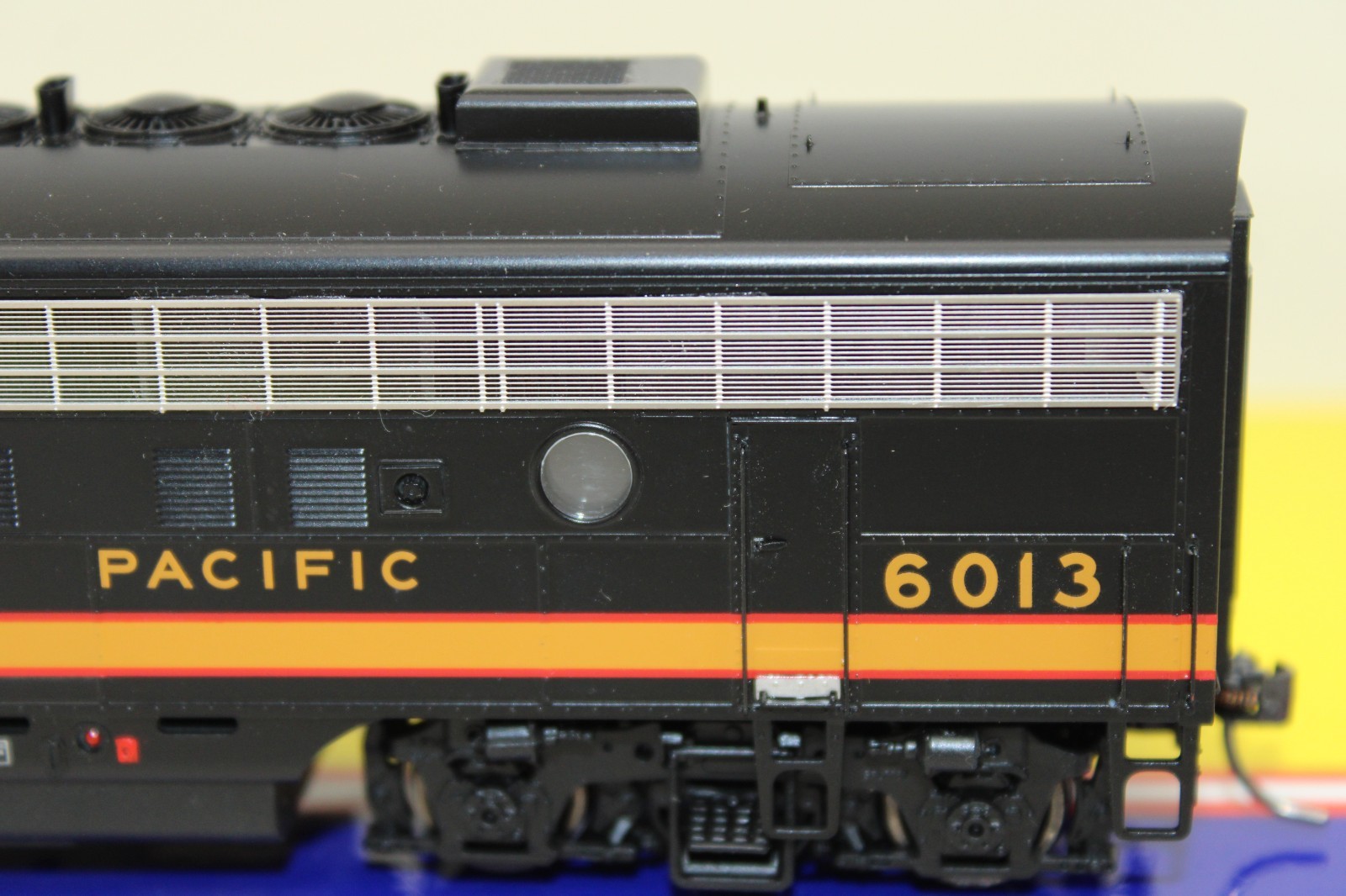 Athearn Genesis HO NP Northern Pacific Ph 1 EMD F7 AB Diesel Locomotive Set 6013