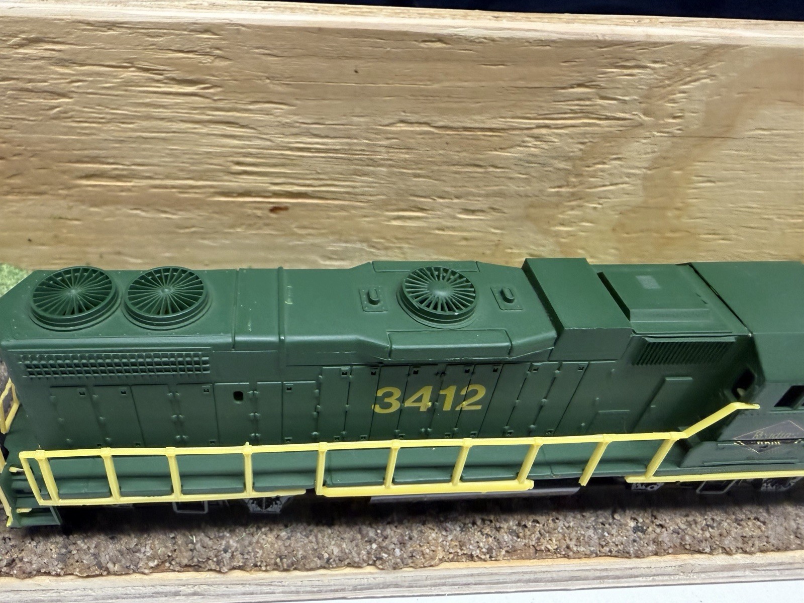 HO SCALE READING LINES DIESEL LOCOMOTIVE 3412 ATLAS GP-38 RARE FIND TRAIN