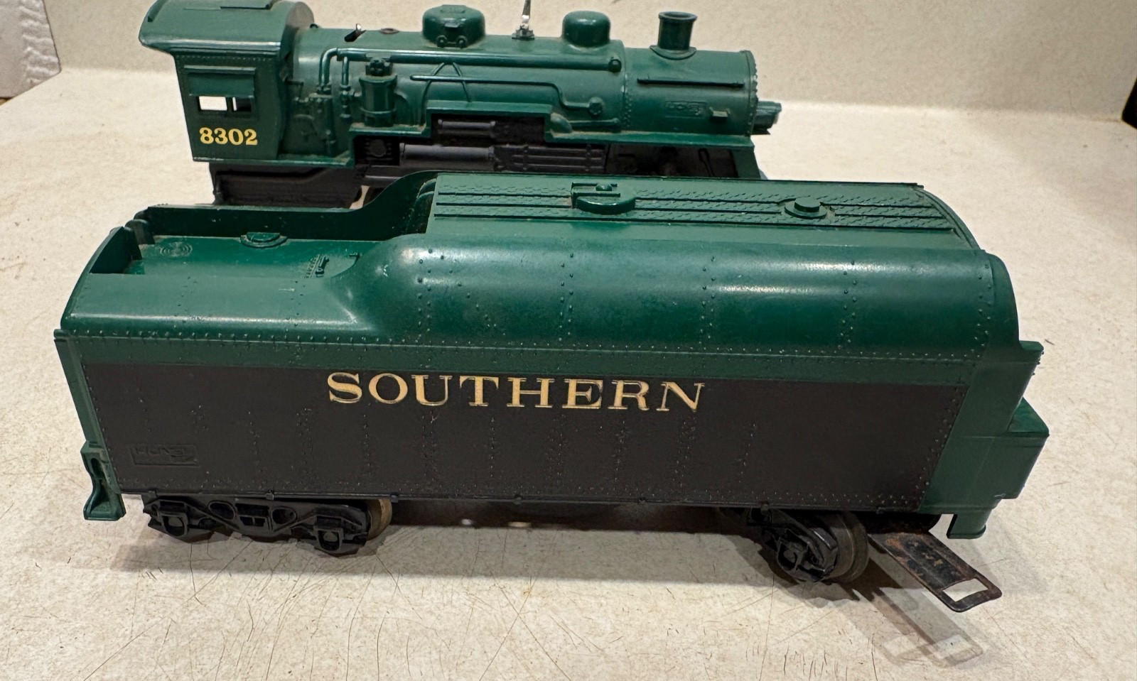 Vintage Lionel #8302 Green Steam Engine w/”Southern” Coal Tender Car