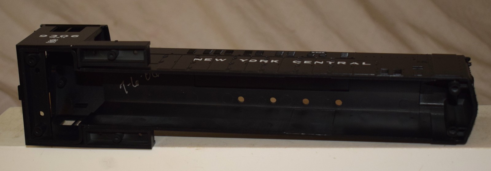 MTH VO-1000 Diesel Locomotive Shell New York Central NYC #9306 – O Gauge Sample